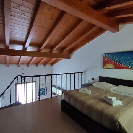 Iseolakerental - La Rocca Castro  エクステリア 写真