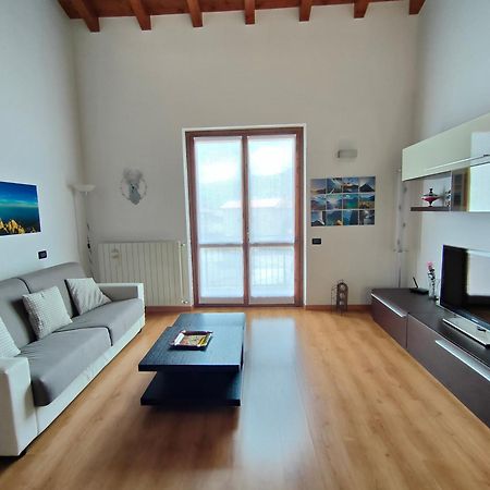Iseolakerental - La Rocca Castro  エクステリア 写真